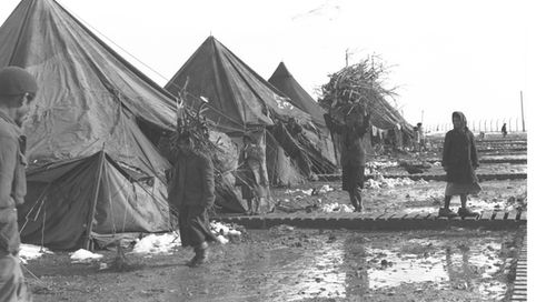 מבט אל העבר: ראש העין חשׂפה שיניים