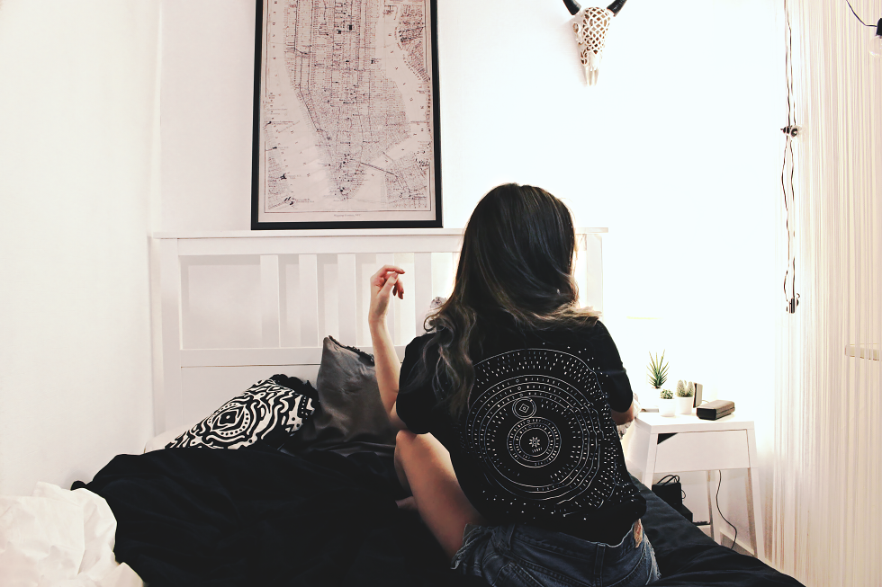 Midu Hoch streetwear clothing - Magdalena Hammes - Sonne t-shirt