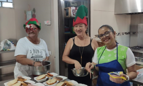 Preparando alimentos con voluntariado