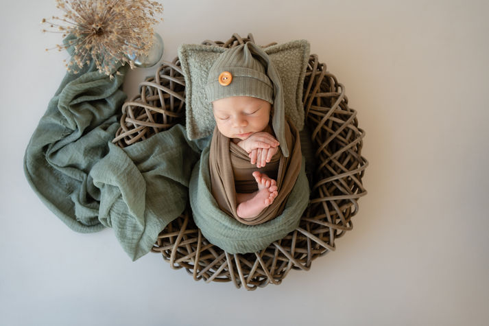 Newborn, Sabrina Uller, Familienfotografin, Fotogschichtl