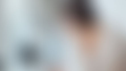 תמונה של אישה מתיעצת עם רובוטית