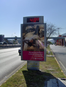 reloj exterior.jpeg