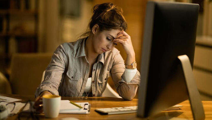 O Peso Invisível da Sobrecarga Mental nas Mulheres
