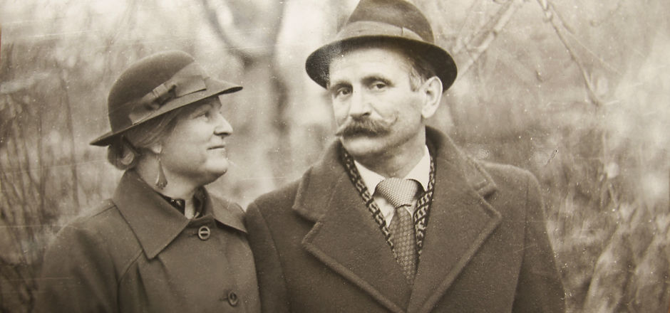B&W Photo of a Couple