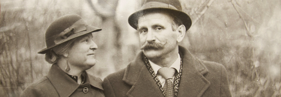 B&W Photo of a Couple