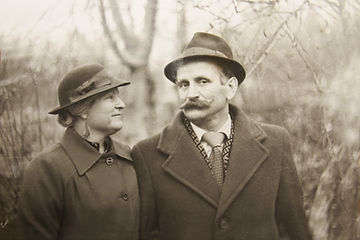 B&W Photo of a Couple