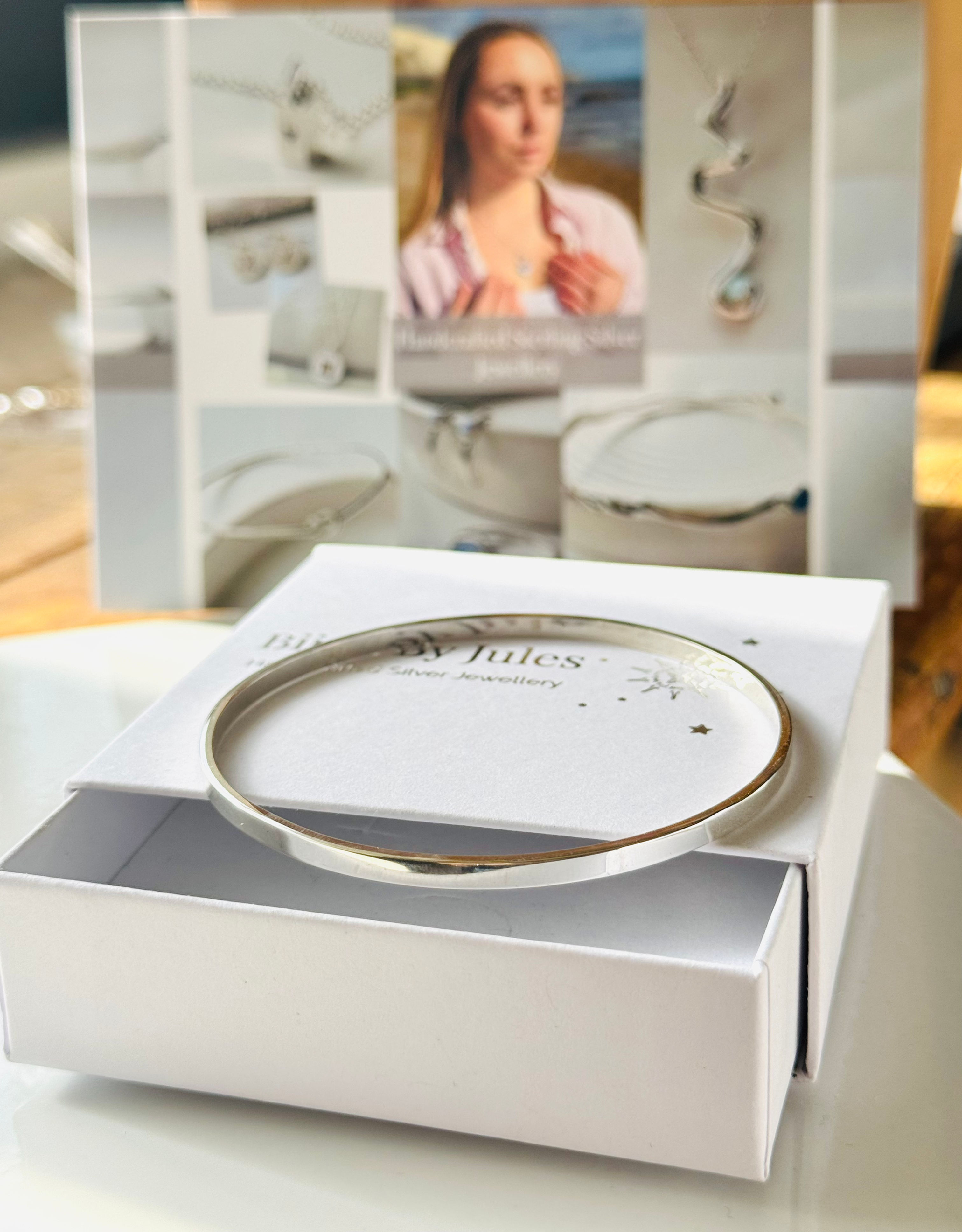 Sterling Silver Smooth Elegant Bangle 