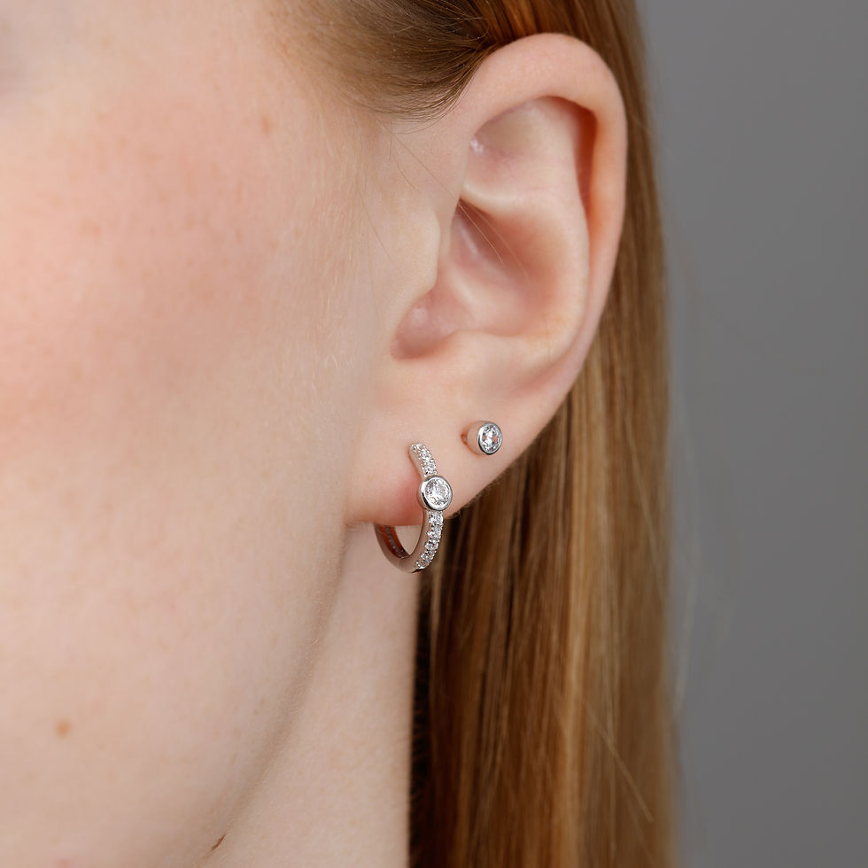 Thumbnail: Sterling Silver Hannah Martin Sparkling Bezel Large Huggie Earrings