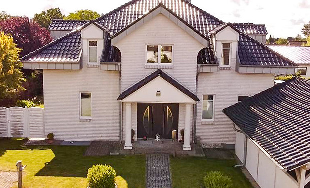 Frontblick Villa.jpg