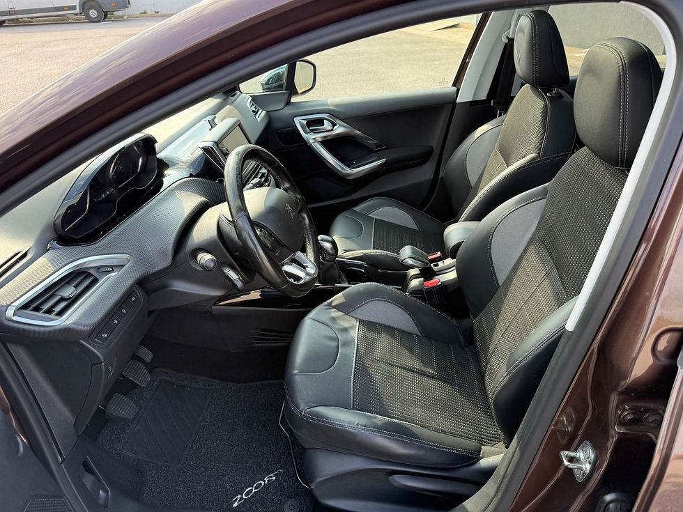 Miniatura: PEUGEOT 2008 1.6 e-HDi 92 CV S&S Allure; Tetto Panoramico; Navi;