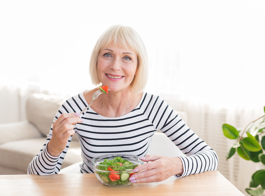 自分の歯と同じように食べることができる