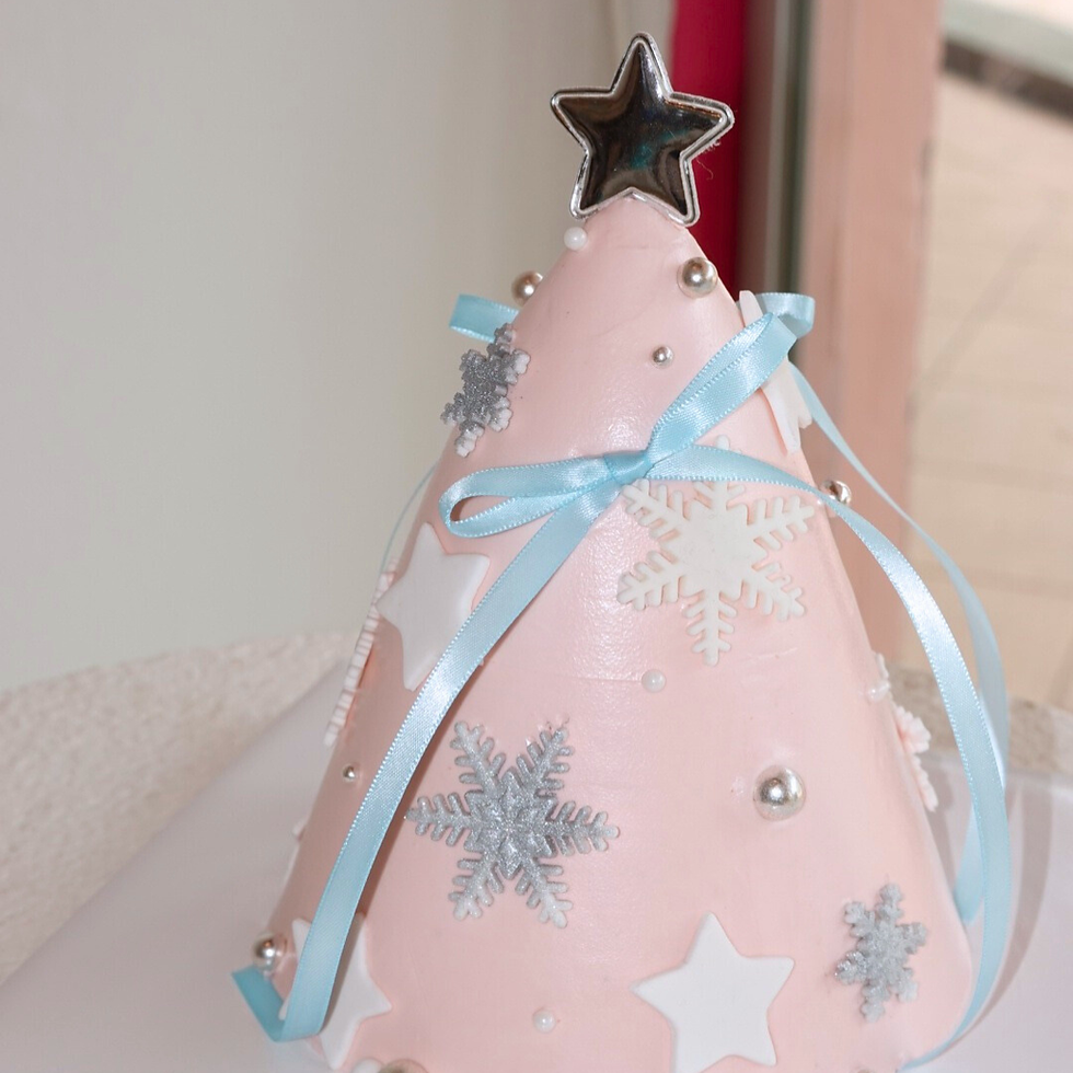 Thumbnail: Pink Christmas Tree Cake