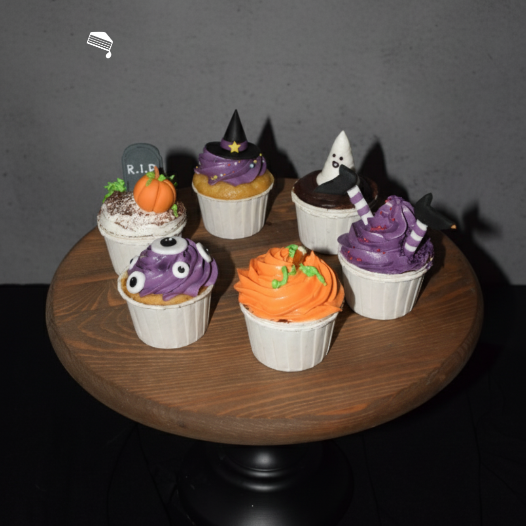 Halloween Cupcakes Set of 6 pcs (purple and orange)