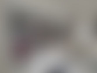 Alle kunstenaars en bedrijven in het Paleis hebben een vierkante reclamekaart