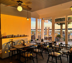 Innenraum vom italiensichen Restaurant La Vela Laboe