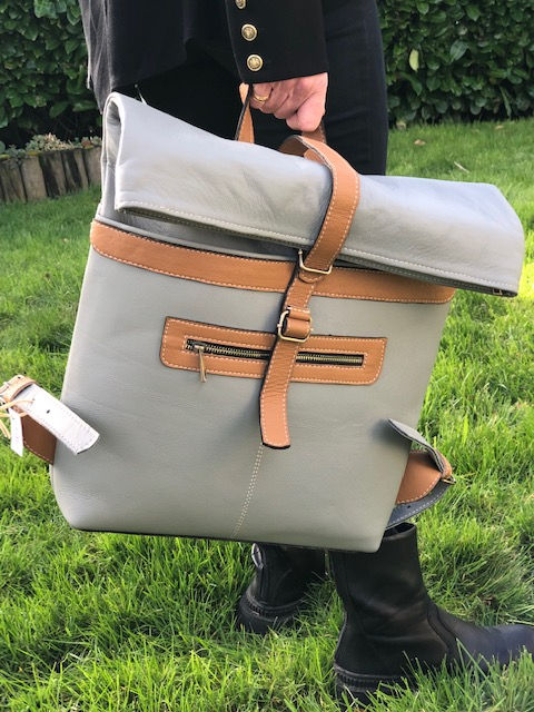 Thumbnail: Sac à dos en  cuir gris clair