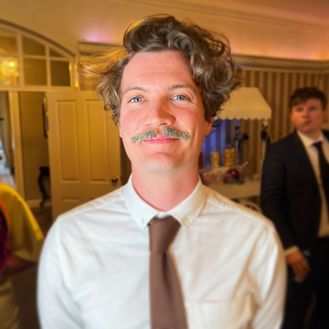 Glitter-moustache
