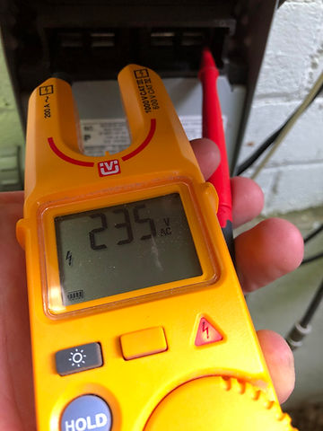 meter fluke.jpg