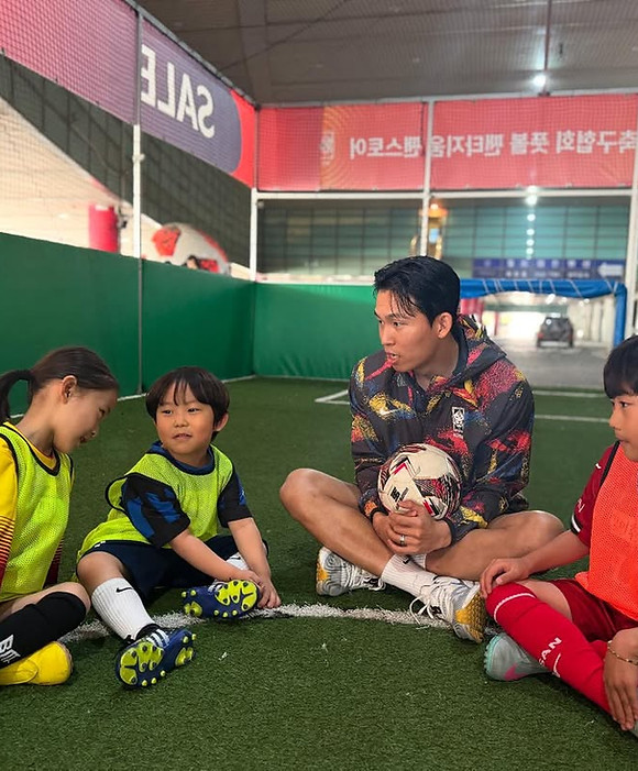 오늘도 정우영 선수와 함께 진행된 ✨DREAM KFA CHILD-RUN✨아이들의 즐거운 하루를 사진으로 보여드립니다!다음에 또 만나요🥰#thekfa #kfa #