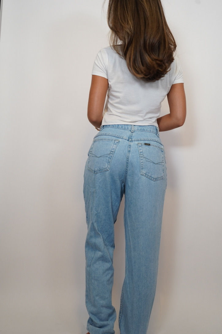 Thumbnail: 90s Chic Lightwash Jeans