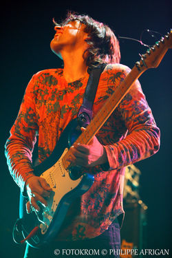 Photo de concert, guitare, éclairage, lumière