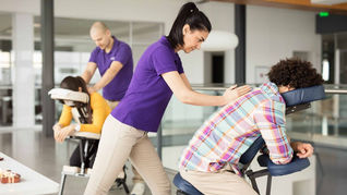 The Benefits of Corporate Chair Massage Programs: A Win-Win for Employees and Employers