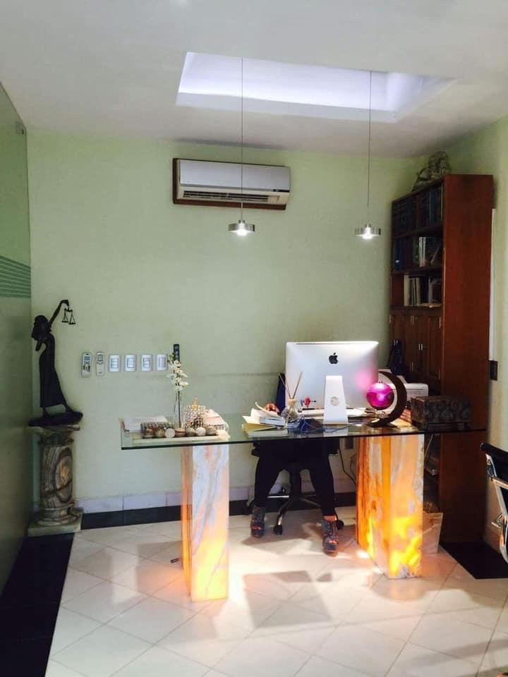 HERMOSA RESIDENCIA ESTILO RÚSTICO-CONTEMPORÁNEO CON LUJOSOS ACABADOS; EXCELENTE PARA DISFRUTARLA CON TU FAMILIA; UBICADA EN EL CENTRO DE ZIHUATANEJO A 5 MINUTOS DE LOS PRINCIPALES CENTROS DE COMERCIO, ZONA BANCARIA Y PLAYAS.
PRIMER PLANTA:
CASA PRINCIPAL CONSTA DE: SALA, COMEDOR, COCINA EQUIPADA, JARDÍN INTERIOR CON VITRALES, 2 BAÑOS, 3 RECÁMARAS TODAS CON AIRE ACONDICIONADO, CLOSETS DE MADERA DE CEDRO.
• RECAMARA PRINCIPAL CON BAÑO, VESTÍBULO Y JACUZZI, CON ACCESO DIRECTO A LA ALBERCA Y SALA DE ESTAR.
• SEGUNDA RECAMARA Y TERCER RECAMARA COMPARTEN BAÑO, TODOS LOS BAÑOS CON CANCELARÍA DE CRISTAL TEMPLADO, ESTUDIO, 1/2 BAÑO DE VISITA, PISOS DE MÁRMOL. GARAJE PARA 2 AUTOS, CISTERNA CON CAPACIDAD DE 25,000 LTS.
• ALBERCA CON BAÑO, VESTIDOR Y CUARTO DE BOMBAS DE FILTRADO,
• CUARTO DE SERVICIO CON ESPACIO PARA LAVADORA Y SECADORA
• CISTERNA CON CAPACIDAD DE 10,000 LTS.
• CÁMARAS DE CIRCUITO CERRADO PARA VÍDEO VIGILANCIA, PERÍMETRO PROTEGIDO, BARDEADO, ENREJADO Y CIRCULADO CON CONCERTINA TIPO BISTURÍ
• PORTÓN DE ACCESO Y PUERTA DE PLACA DE ACERO TIPO BLINDAJE CON APERTURA DE PORTÓN AUTOMATIZADO Y PUERTA CON VIDEO PORTERO Y APERTURA AUTOMÁTICA.
• LOCAL COMERCIAL CON ACCESO DE LA CALLE, EQUIPADO PARA OFICINA CON DIVISIONES DE CRISTAL TEMPLADO E ILUMINACIÓN EN LEDS, AIRE ACONDICIONADO TIPO MINI SPLIT, BAÑO Y ACCESO DE PUERTA DE CRISTAL TEMPLADO AUTOMATIZADO,PISOS DE MÁRMOL CON PARED DE MADERA DE PAROTA.
• SEGUNDA PLANTA: UN DEPARTAMENTO TIPO BUNGALOW, TOTALMENTE CON ENTRADA INDEPENDIENTE CON ACABADOS EN MÁRMOL Y MADERAS PRECIOSAS E ILUMINACIÓN DE LEDS. 2 RECAMARAS CON AIRE ACONDICIONADO TIPO MINI SPLIT Y PANTALLAS LCD CON CABLE; UNA CON CAMA KING SIZE Y LA OTRA CON 2 CAMAS INDIVIDUALES, TODAS CON CLOSETS DE MADERA DE CEDRO. COCINA CON BARRA. SALA DE ESTAR CON SISTEMA DE SONIDO, LUCES LED´S DE AMBIENTACIÓN. JARDÍN CON ESPACIOSA CABAÑA CONSTRUIDA CON MADERAS PRECIOSAS CON ESPACIO PARA 4 HAMACAS.
●CONSTA DE 319.08 MTS 2. DE TERRENO
●CONSTA DE 301.84 MTS 2 DE CONSTRUCCIÓN.
● INCLUYE MOBILIARIO EXCEPTO EL ARTE.
____________________
BEAUTIFUL CONTEMPORARY-RUSTIC STYLE RESIDENCE WITH LUXURY FINISHES; EXCELLENT TO ENJOY WITH YOUR FAMILY; LOCATED IN TOWN OF ZIHUATANEJO, GUERRERO MÉXICO, 5 MINUTES FROM THE MAIN CENTERS OF COMMERCE, BANK AREA AND BEACHES.
FIRST FLOOR:
MAIN HOUSE CONSISTS: LIVING ROOM, DINING ROOM, EQUIPPED KITCHEN, INTERIOR GARDEN WITH VITRALS, 2 BATHROOMS, 3 BEDROOMS ALL WITH AIR CONDITIONING, CEDRO WOOD CLOSETS.
MAIN BEDROOM WITH BATH, DRESSING ROOM AND JACUZZI, WITH DIRECT ACCESS TO THE POOL AND LIVING ROOM.
SECOND BEDROOM AND THIRD BEDROOM SHARE BATHROOM, ALL BATHROOMS WITH TEMPERED GLASS CANCELLATION, STUDY, 1/2 VISIT BATH, MARBLE FLOORS. GARAGE FOR 2 CARS, 1 TANK WITH CAPACITY OF 25,000 LTS
POOL WITH BATHROOM, DRESSING ROOM AND FILTER PUMPS
SERVICE ROOM WITH SPACE FOR WASHING AND DRYER AND TANK WITH CAPACITY OF 10,000 LTS.
CLOSED CIRCUIT CAMERAS FOR VIDEO SURVEILLANCE, PROTECTED PERIMETER, BARRIED AND CRIEDED CIRCULATE WITH SCALPEL TYPE CONCERTINE, ACCESS GATE AND STEEL PLATE DOOR ARMOR TYPE WITH AUTOMATIC AUTOMATED AND DOOR OPENED DOOR OPENING.
COMMERCIAL PREMISES WITH STREET ACCESS, EQUIPPED FOR OFFICE WITH TEMPERED GLASS DIVISIONS AND LIGHTING IN LEDS, MINI SPLIT TYPE AIR CONDITIONING, BATHROOM AND AUTOMATED TEMPERED GLASS DOOR ACCESS, MARBLE FLOORS WITH WOOD WALL.
SECOND FLOOR:
A BUNGALOW TYPE DEPARTMENT, FULLY WITH INDEPENDENT ENTRANCE WITH FINISHES IN MARBLE AND PRECIOUS WOODS AND LED LIGHTING.
2 BEDROOMS WITH AIR CONDITIONING TYPE MINI SPLIT AND LCD SCREENS WITH CABLE; ONE WITH KING SIZE BED AND THE OTHER WITH 2 INDIVIDUAL BEDS, ALL WITH CLOSETS OF WOOD OF CEDAR.
KITCHEN WITH BAR. LIVING ROOM WITH SOUND SYSTEM, LED´S AMBIENTATION LIGHTS. GARDEN WITH SPACIOUS CABIN BUILT WITH PRECIOUS WOODS WITH SPACE FOR 4 HAMMOCKS.
● LAND OF 319.08 MTS 2.
● CONSTRUCTION 301.84 MTS 2
● INCLUDES FURNITURE EXCEPT THE ART.