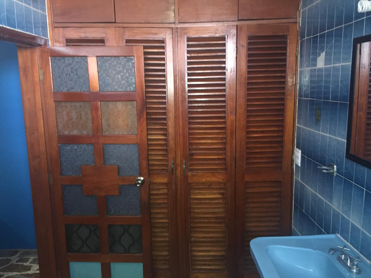 ¡¡¡VIVE TUS VACACIONES AL MÁXIMO EN ZIHUATANEJO, GRO. MÉXICO!!!
¡¡¡Departamento Completamente Equipado Para Tus Vacaciones a una cuadra de la Playa!!!
- Tres Amplias Recámaras con Aire Acondicionado y Baño Privado Cada Una
- Sala
- Comedor
- Cocina con Barra
- TV
Ubicado en Pleno Corazón de Zihuatanejo
____________________
LIVE YOUR HOLIDAYS TO THE MAXIMUM IN ZIHUATANEJO, GRO. MEXICO!!!
Fully Equipped Apartment For Your Holidays one block from the Beach!!!
- Three Spacious Bedrooms with Air Conditioning and Private Bathroom Each
- Living room
- Dinning room
- Kitchen with Bar
- TV
Located in the heart of Zihuatanejo