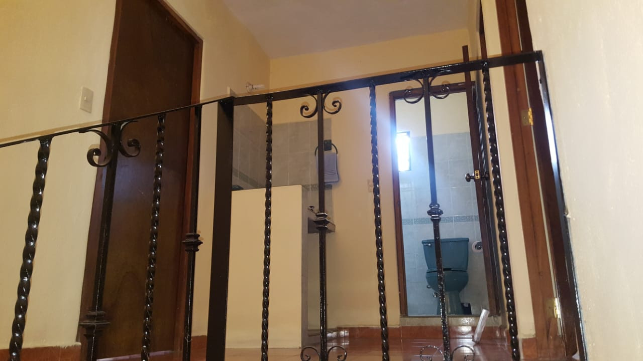 Bonita, Amplia y Fresca Casa En Renta en Colonia El Hujal
- Tres Recámaras (Dos Con Aire Acondicionado)
- Sala - Comedor
- Cocina con Barra
- Estudio
- Garage para un auto techado
- Terraza exterior en el primer piso techada
- Patio de Servicio
- Semi Amueblada
- RENTA MENSUAL
_____________________
Nice, Large and Fresh House For Rent in Colonia El Hujal, Zihuatanejo, Guerrero, México
- Three Bedrooms (Two With Air Conditioning)
- Dining room
- Kitchen with Bar
- Study
- Garage for a roofed car
- Exterior terrace on the first covered floor
- Three Full Bathrooms
- Service yard
- Semi Furnished
- MONTHLY RENT