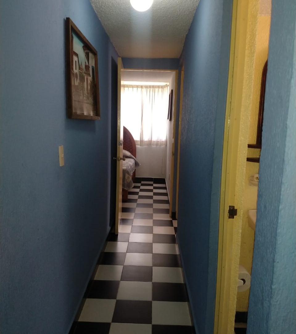 HERMOSO DEPARTAMENTO EN EL CENTRO DE ZIHUATANEJO, GRO. COMPLETAMENTE EQUIPADO
Cuenta con 3 recámaras, cada una de ellas con aire acondicionado, TV en cada una de ellas, Sala, Cocina con todos sus utensilios, Refrigerador, Horno de Microondas, Plancha y Hamacas, Estacionamiento.
A solo 5 Minutos de Playa La Madera y 5 minutos del Centro de Zihuatanejo, Guerrero, Mex.
Capacidad de 10 a 15 personas Máximo.
____________________
BEAUTIFUL DEPARTMENT IN THE CENTER OF ZIHUATANEJO, GRO. FULLY EQUIPPED
It has 3 bedrooms, each with air conditioning, TV in each of them, Living room, Kitchen with all its utensils, Refrigerator, Microwave, Iron and Hammocks, Parking.
Only 5 minutes from Playa La Madera and 5 minutes from the Center of Zihuatanejo, Guerrero, Mex.
Capacity of 10 to 15 people Maximum.