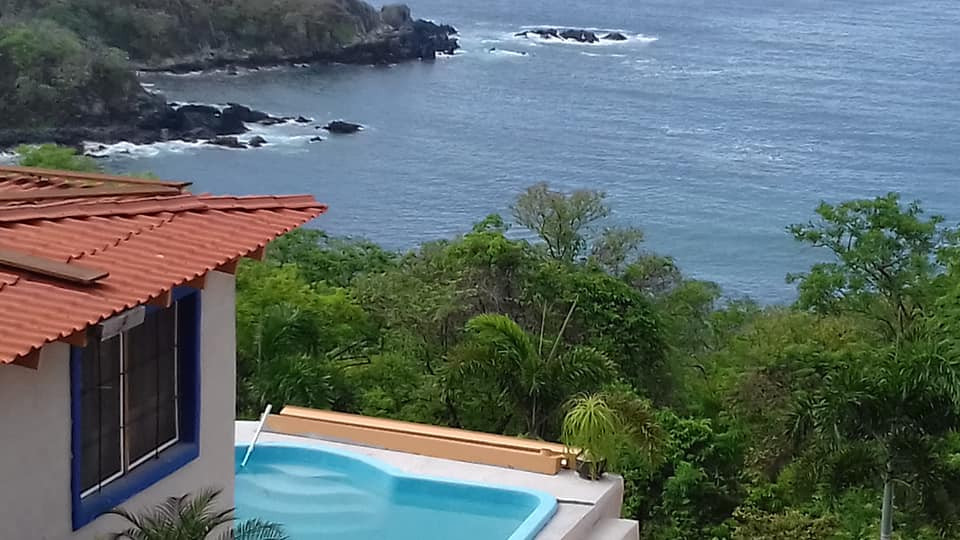 Adquiere éste excelente terreno de 550 MT2, ubicado a un costado de la CARRETERA ESCÉNICA PLAYA LA ROPA, Zihuatanejo, Guerrero, México: PROYECTO DE URBANIZACIÓN EN AVANCE!!!
LOTE 8T, MANZANA 2, ZONA 5
MEDIDAS: 40.26 X 8.27 X 39.20 X 17.20 X 2.37
CON TITULO DE PROPIEDAD, PAGOS DE CATASTRO ACTUALIZADOS.
____________________
Acquire this excellent land lot of 658 M2, located next to the PLAYA LA ROPA SCENIC ROAD, Zihuatanejo, Guerrero, Mexico: SPECTACULAR URBANIZATION PROJECT IN PROGRESS !!!
MEASUREMENTS: 40.26 X 8.27 X 39.20 X 17.20 X 2.37
WITH TITLE OF PROPERTY, UPDATED RIGHTS PAYMENTS.