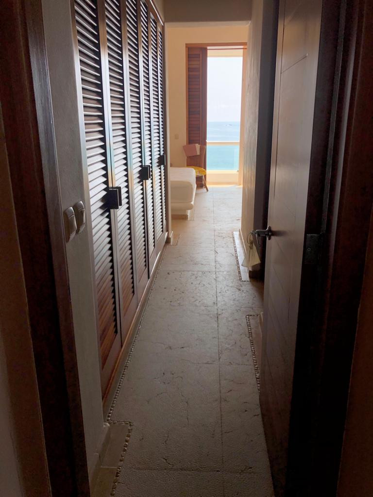 Ubicado en los Condominios de Playa Ixtapa en medio de exuberantes y extensos terrenos, este lujosamente decorado y elegante Condominio le ofrece 5 dormitorios (incluyendo una suite principal) 3 baños, cocina completa y amplia sala de estar y comedor.
Con vista al mar desde el bar, terrazas, sala y comedor.
COMODIDADES
TV con servicio de cable.
Reproductor de DVD.
Servicio diario de mucama.
Estéreo.
Cocina.
Aire Acondicionado por Habitación.
Secadora y lavadora.
Ventiladores de techo.
SERVICIOS
Ascensor.
Piscina para adultos.
Piscina para niños.
Servicio de limpieza diario.
24 horas Seguridad.
___________________
Located in the Ixtapa Beach Condominiums amidst lush and extensive grounds, this luxuriously decorated and elegant Condominium offers you 5 bedrooms (including a master suite) 3 bathrooms, full kitchen and large living and dining room.
With ocean view from the bar, terraces, living room and dining room.
AMENITIES
TV with cable service.
DVD Player.
Daily maid service.
Stereo.
Kitchen.
Air conditioning per room.
Dryer and washing machine.
Ceiling fans.
SERVICES
Lift.
Pool for adults.
Children's pool.
Daily cleaning service.
24 hours Security.