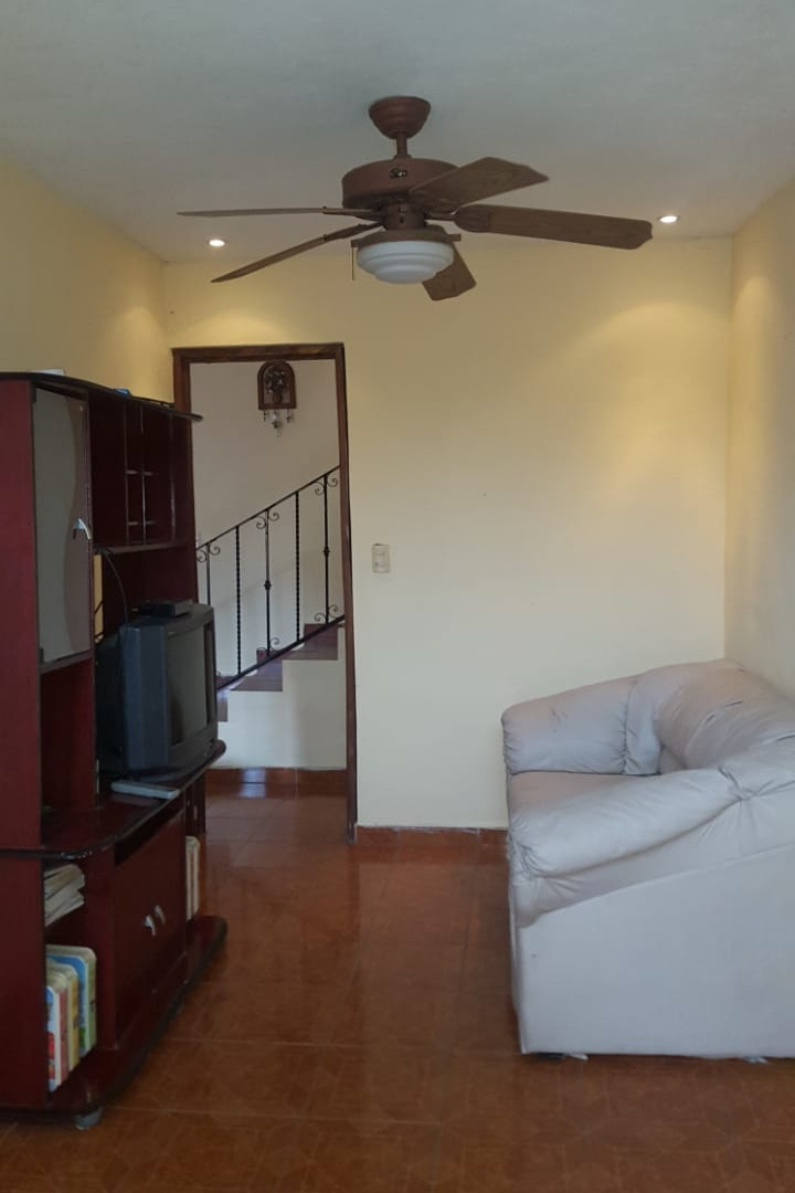 Bonita, Amplia y Fresca Casa En Renta en Colonia El Hujal
- Tres Recámaras (Dos Con Aire Acondicionado)
- Sala - Comedor
- Cocina con Barra
- Estudio
- Garage para un auto techado
- Terraza exterior en el primer piso techada
- Patio de Servicio
- Semi Amueblada
- RENTA MENSUAL
_____________________
Nice, Large and Fresh House For Rent in Colonia El Hujal, Zihuatanejo, Guerrero, México
- Three Bedrooms (Two With Air Conditioning)
- Dining room
- Kitchen with Bar
- Study
- Garage for a roofed car
- Exterior terrace on the first covered floor
- Three Full Bathrooms
- Service yard
- Semi Furnished
- MONTHLY RENT