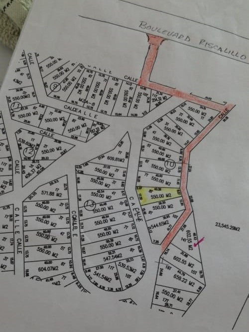 Adquiere éste excelente terreno de 550 MT2, ubicado a un costado de la CARRETERA ESCÉNICA PLAYA LA ROPA, Zihuatanejo, Guerrero, México: PROYECTO DE URBANIZACIÓN EN AVANCE!!!
LOTE 8T, MANZANA 2, ZONA 5
MEDIDAS: 40.26 X 8.27 X 39.20 X 17.20 X 2.37
CON TITULO DE PROPIEDAD, PAGOS DE CATASTRO ACTUALIZADOS.
____________________
Acquire this excellent land lot of 658 M2, located next to the PLAYA LA ROPA SCENIC ROAD, Zihuatanejo, Guerrero, Mexico: SPECTACULAR URBANIZATION PROJECT IN PROGRESS !!!
MEASUREMENTS: 40.26 X 8.27 X 39.20 X 17.20 X 2.37
WITH TITLE OF PROPERTY, UPDATED RIGHTS PAYMENTS.