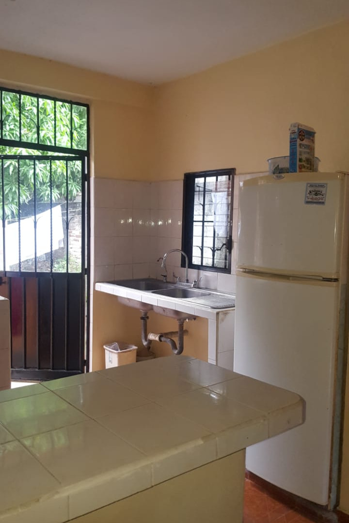 Bonita, Amplia y Fresca Casa En Renta en Colonia El Hujal
- Tres Recámaras (Dos Con Aire Acondicionado)
- Sala - Comedor
- Cocina con Barra
- Estudio
- Garage para un auto techado
- Terraza exterior en el primer piso techada
- Patio de Servicio
- Semi Amueblada
- RENTA MENSUAL
_____________________
Nice, Large and Fresh House For Rent in Colonia El Hujal, Zihuatanejo, Guerrero, México
- Three Bedrooms (Two With Air Conditioning)
- Dining room
- Kitchen with Bar
- Study
- Garage for a roofed car
- Exterior terrace on the first covered floor
- Three Full Bathrooms
- Service yard
- Semi Furnished
- MONTHLY RENT