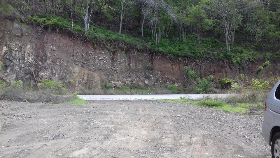 Adquiere éste excelente terreno de 550 MT2, ubicado a un costado de la CARRETERA ESCÉNICA PLAYA LA ROPA, Zihuatanejo, Guerrero, México: PROYECTO DE URBANIZACIÓN EN AVANCE!!!
LOTE 8T, MANZANA 2, ZONA 5
MEDIDAS: 40.26 X 8.27 X 39.20 X 17.20 X 2.37
CON TITULO DE PROPIEDAD, PAGOS DE CATASTRO ACTUALIZADOS.
____________________
Acquire this excellent land lot of 658 M2, located next to the PLAYA LA ROPA SCENIC ROAD, Zihuatanejo, Guerrero, Mexico: SPECTACULAR URBANIZATION PROJECT IN PROGRESS !!!
MEASUREMENTS: 40.26 X 8.27 X 39.20 X 17.20 X 2.37
WITH TITLE OF PROPERTY, UPDATED RIGHTS PAYMENTS.