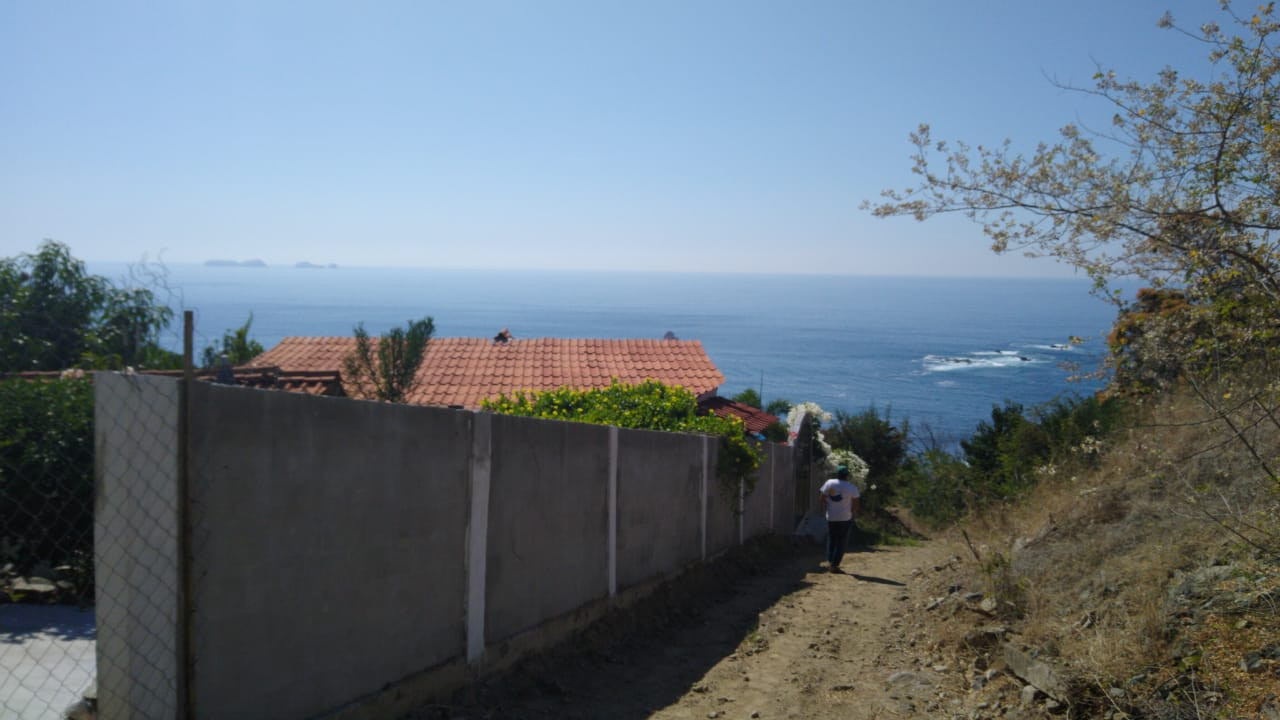 Adquiere éste excelente terreno de 658 MT2, ubicado a un costado de la CARRETERA ESCÉNICA PLAYA LA ROPA, Zihuatanejo, Guerrero, México: PROYECTO DE URBANIZACIÓN EN AVANCE!!!
LOTE 23, MANZANA 5, ZONA 5
MEDIDAS: 44.74 X 8.87 X 37.36 X 24.66
____________________
Acquire this excellent land lot of 658 M2, located next to the PLAYA LA ROPA SCENIC ROAD, Zihuatanejo, Guerrero, Mexico: SPECTACULAR URBANIZATION PROJECT IN PROGRESS !!!
MEASUREMENTS: 44.74 X 8.87 X 37.36 X 24.66