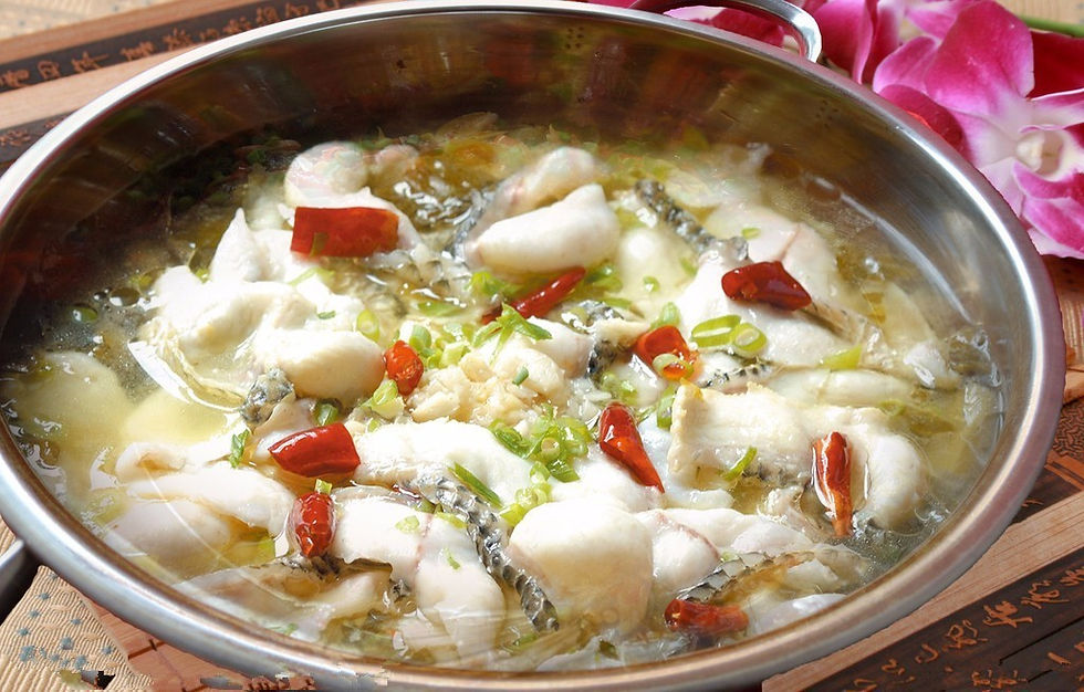 Sour soup is fermented with clear rice soup or pepper, which is sour and delicious.