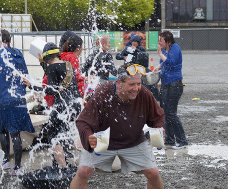 byrne_milk_fight_harvie_04714-54da80e2c1ff8.width-1200.jpg