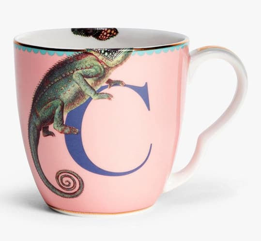 Yvonne Hellen , mug  lettera c