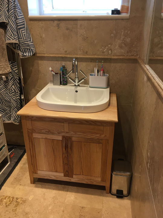 Bathroom cabinet
