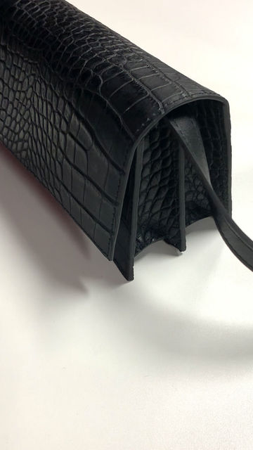 Thumbnail: SOPHIA - tasje in rundsleder met crocoprint