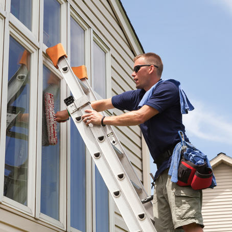 Professional Window Cleaning Services in Tustin – Keep Your Home and Business Looking Flawless