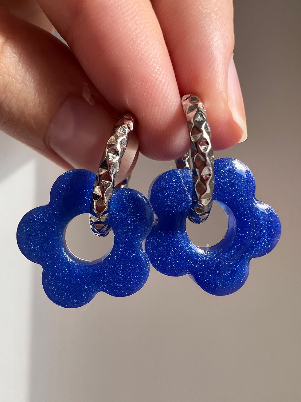 Pampille fleur bleu électrique