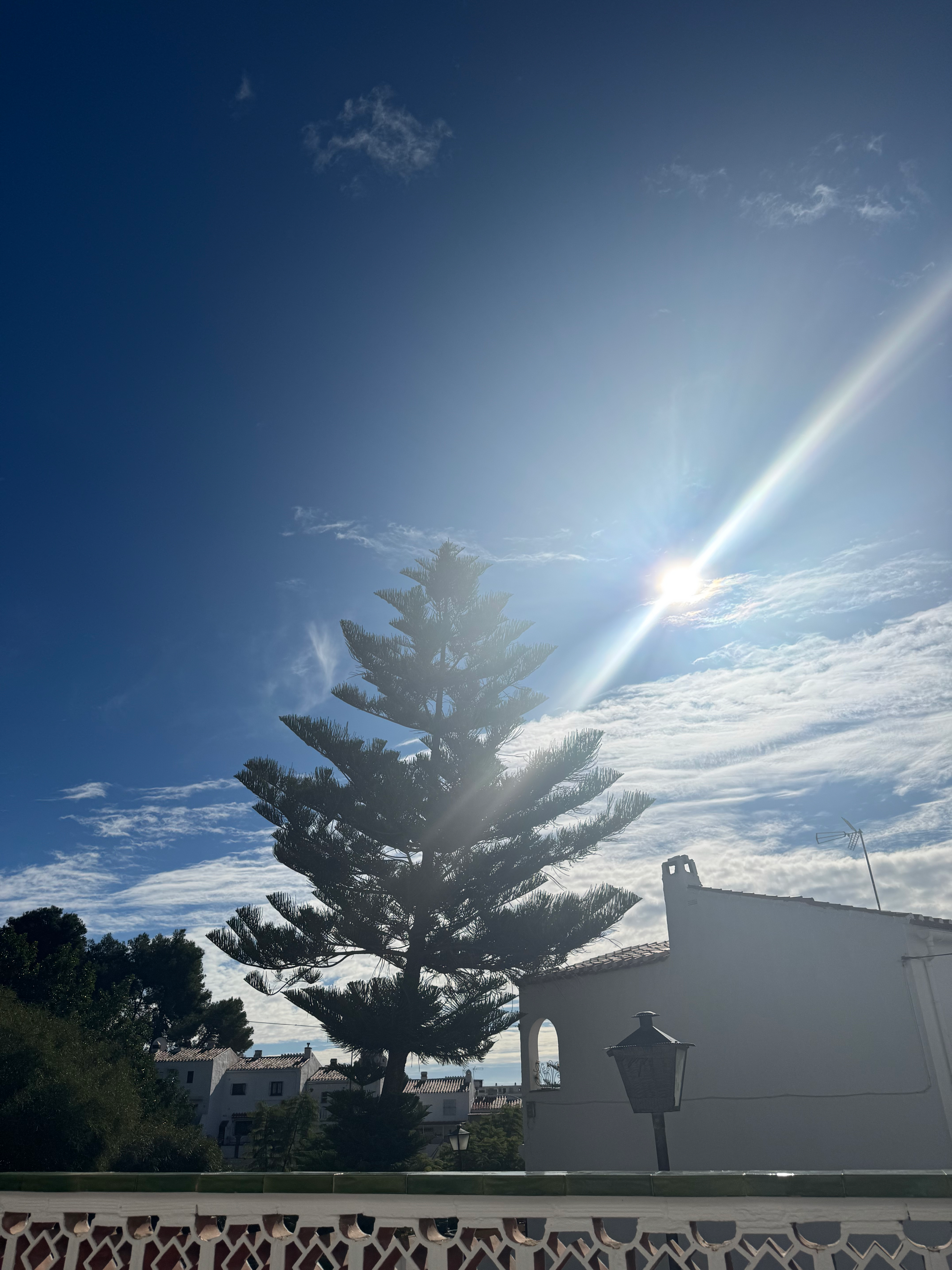 Solen på himlen i Nerja