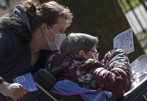 Conversations in Talk To Me audiotour touch on diverse perspectives on disability and inclusion - Talk To Me - De Heygraeff Audiotour