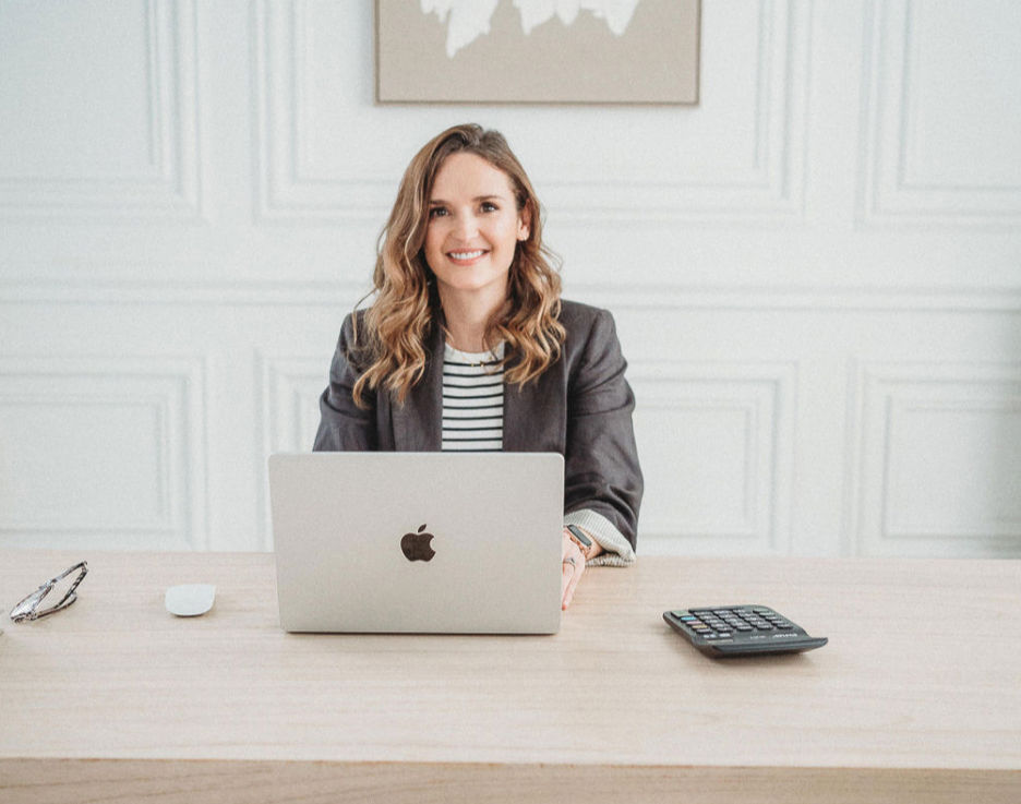 Lisa helping business owners stay organized and confident with their bookkeeping.