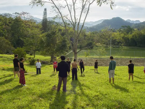 A Isla | Silencio Y Prácticas Corporales