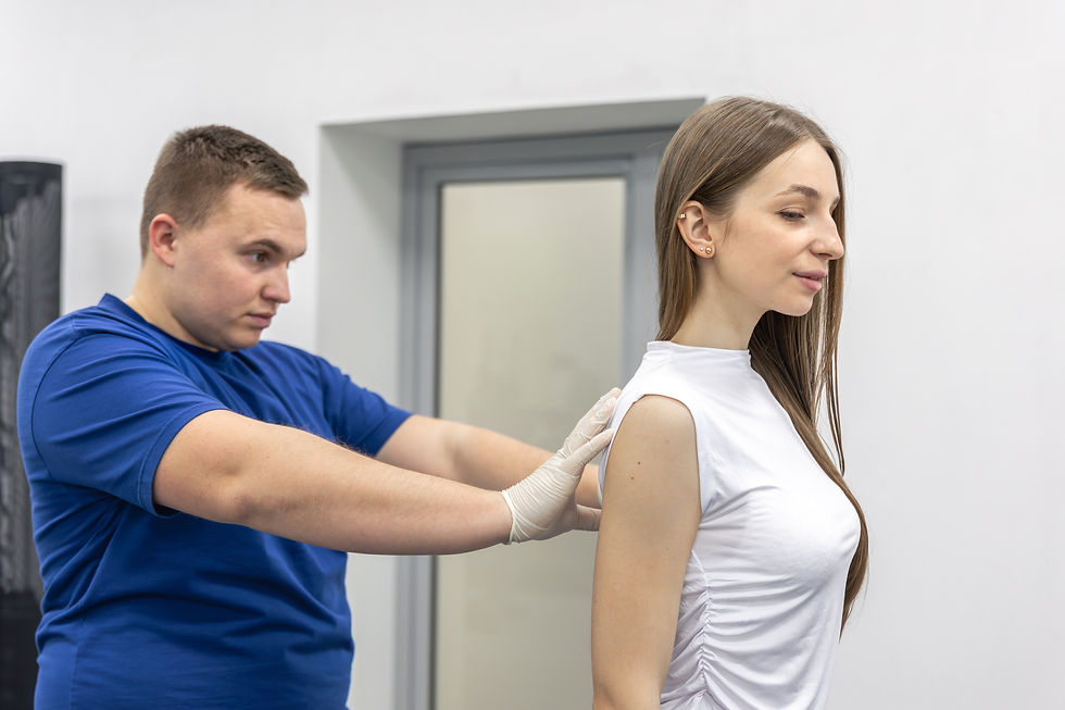 How Does a Back Pain Chiropractor in Woodland Hills Identify the Root Cause of Pain?