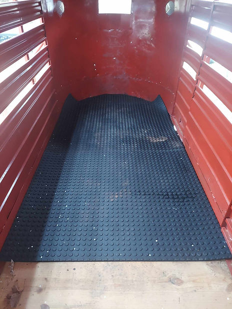 Stock Trailer 07.jpg